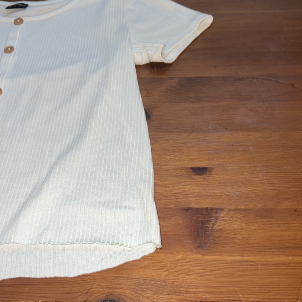 white too - Picture 3 of 4